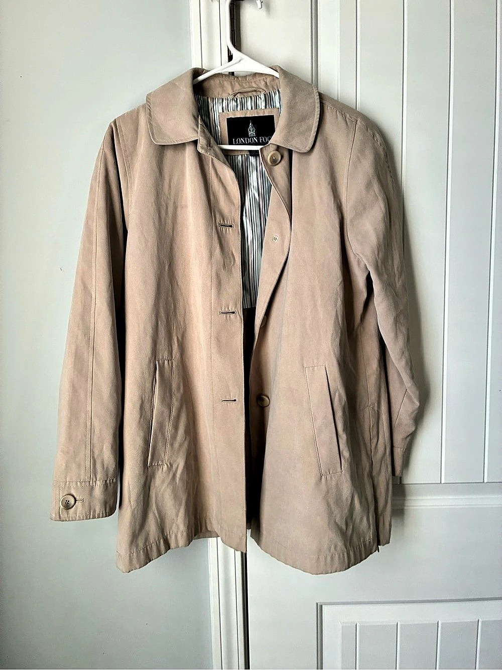 London Fog Women's Beige Trench Coat Size small Like New